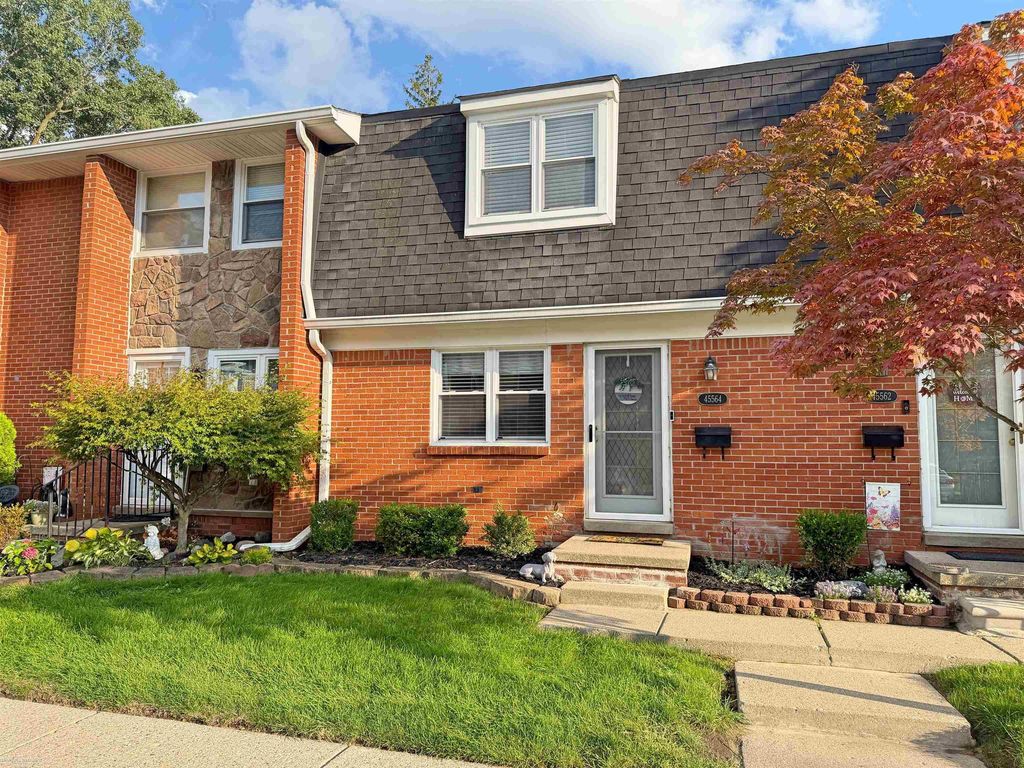 45564 Birchcrest St, Utica