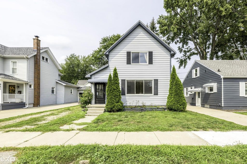 249 N Main St, Marine City city
