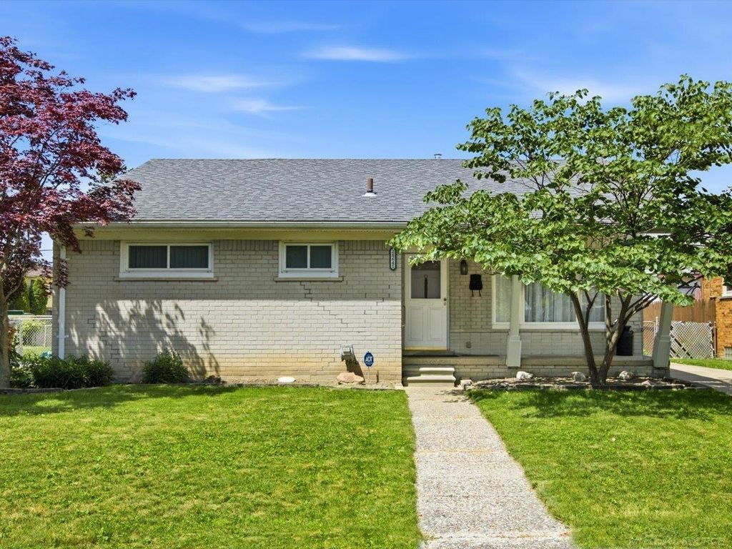28641 Jahns Dr, Roseville city