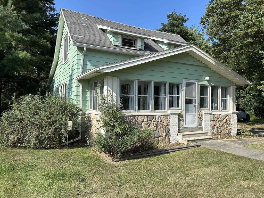 4075 E Chandler St, Bridgehampton township