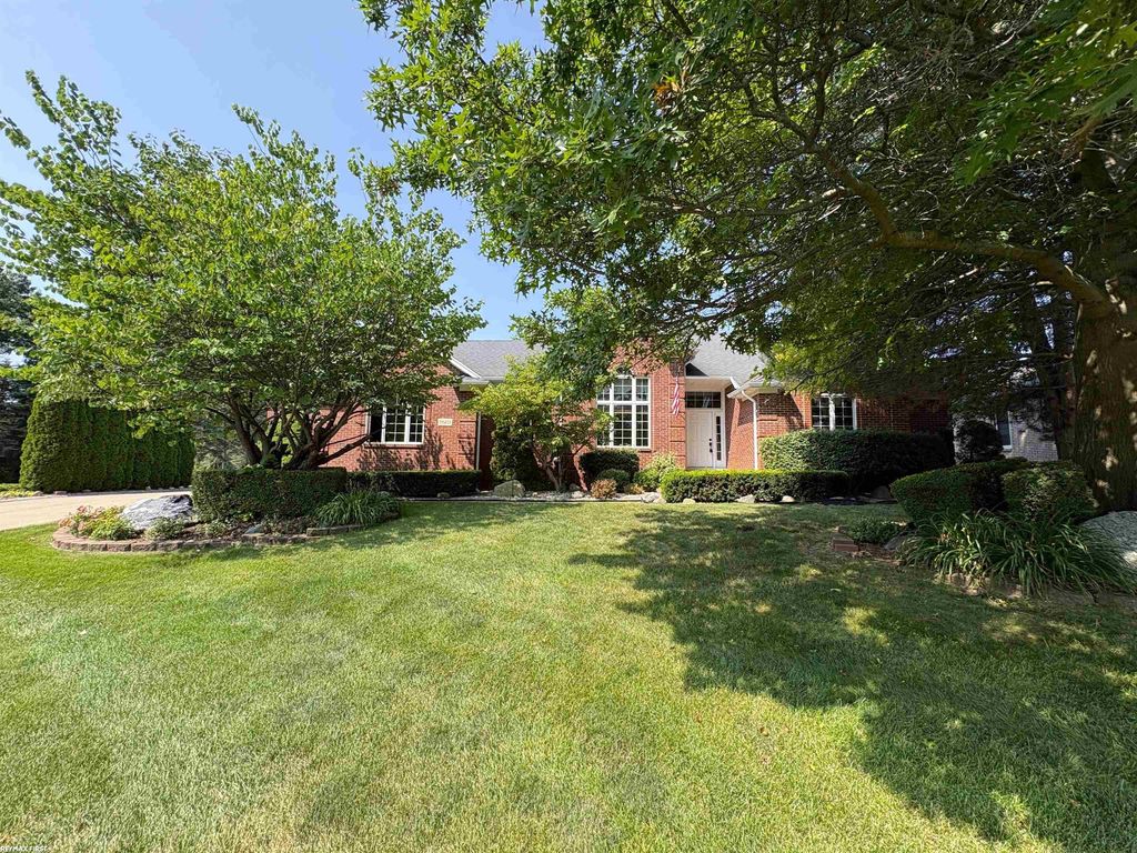 56411 Dickens Dr, Shelby charter township
