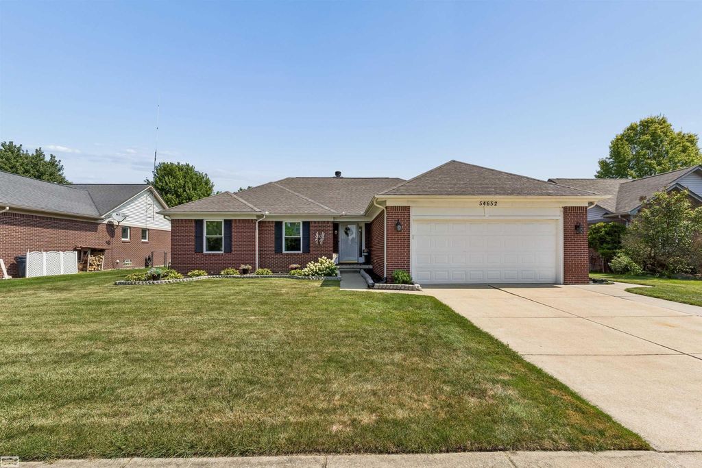 54652 Arrow Wood Ln, New Baltimore city