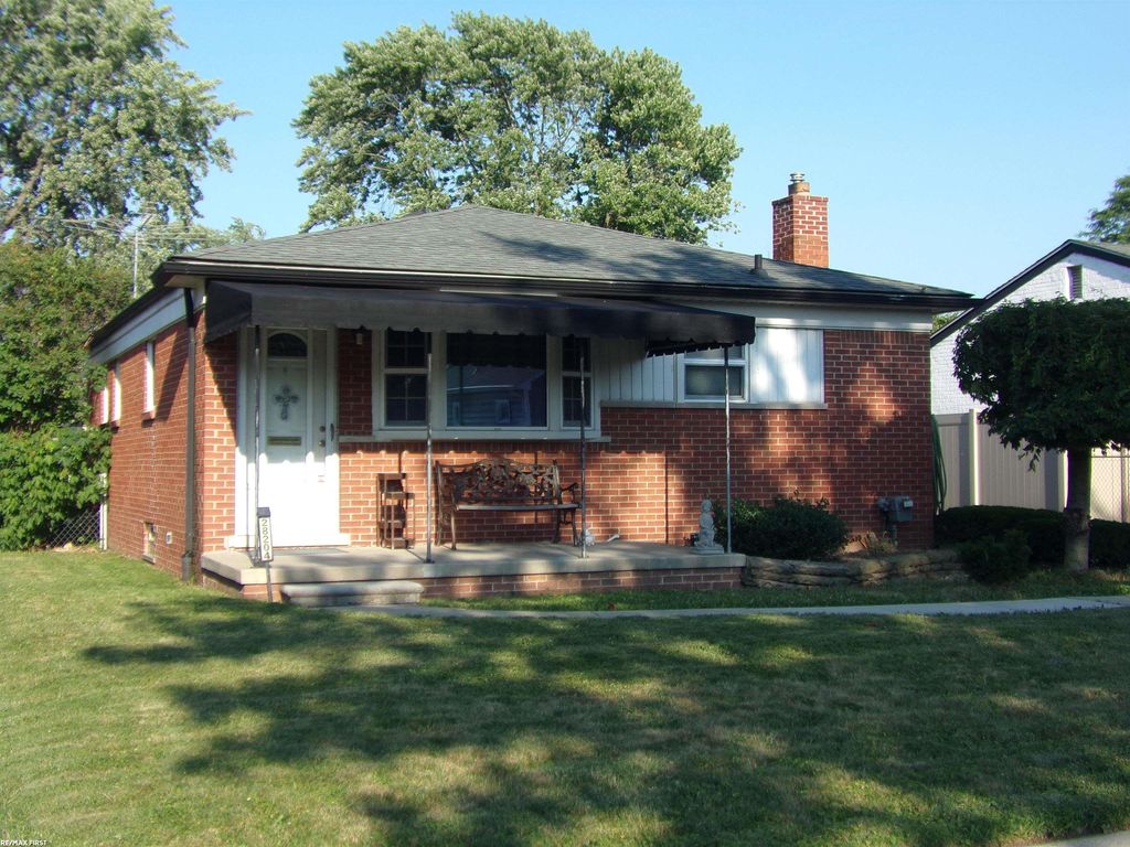 28204 Gladstone St, St. Clair Shores city