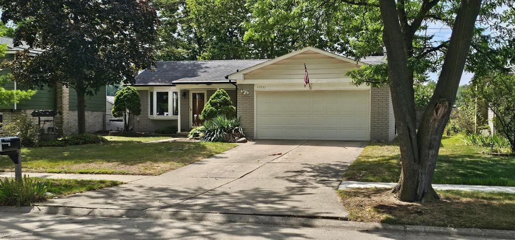 42933 Buckingham Dr, Sterling Heights city