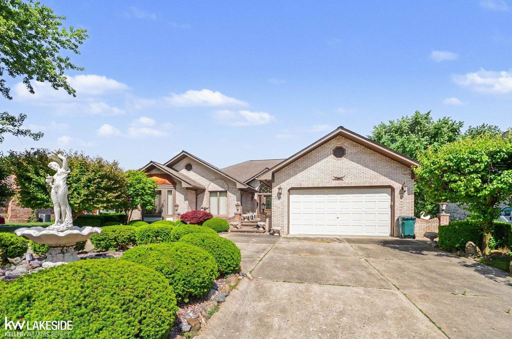 3940 Wayfarer Dr, Troy city