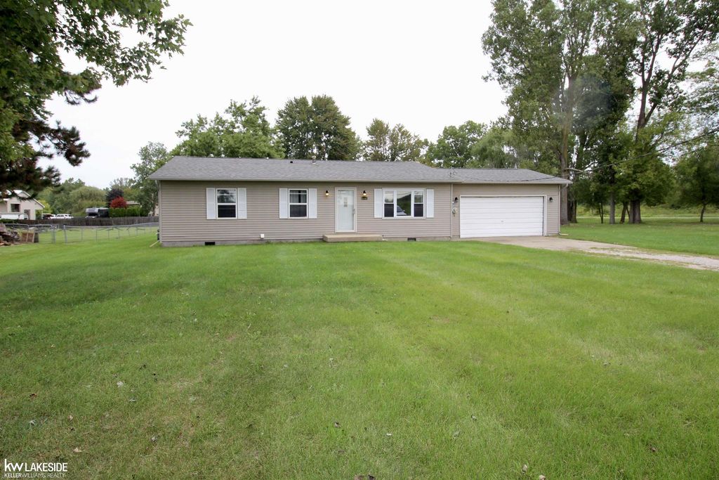 21181 24 Mile Rd, Macomb
