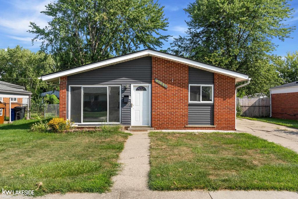 21537 Parkway St, St. Clair Shores city