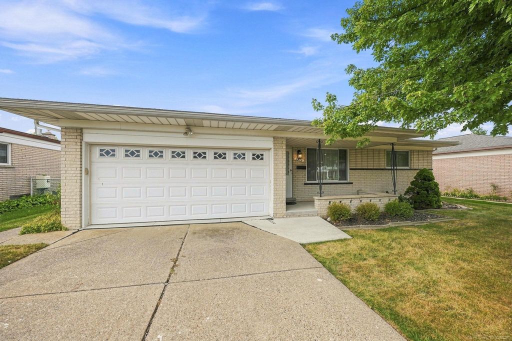 3915 Nowak Dr, Sterling Heights city