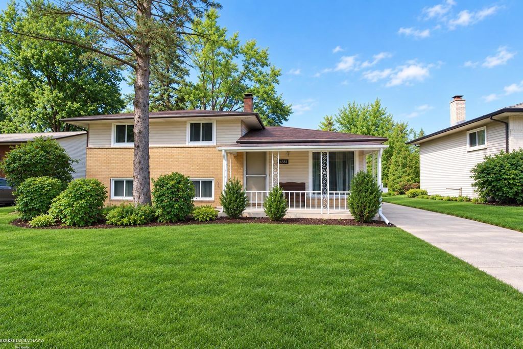 2131 Koper Dr, Sterling Heights