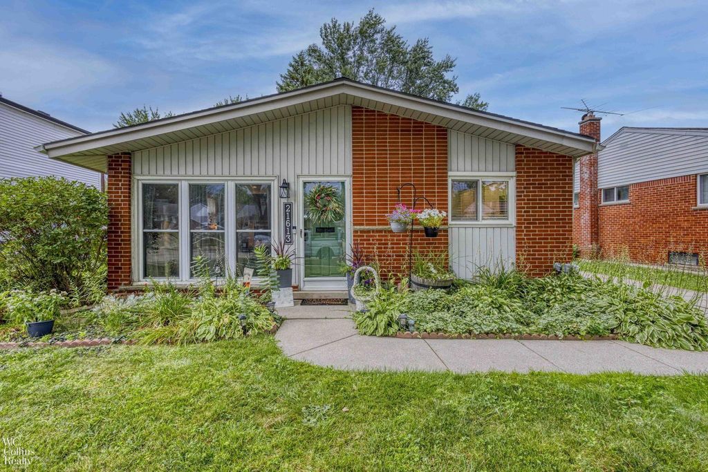 21613 Parkway St, St. Clair Shores city