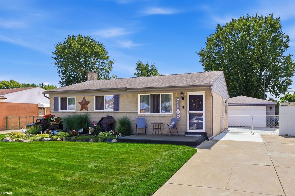 18016 Fairwood Dr, Clinton charter township