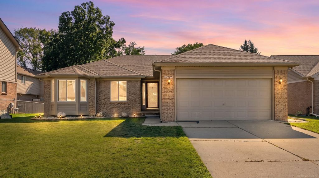 32926 Gallo Ln, Warren city