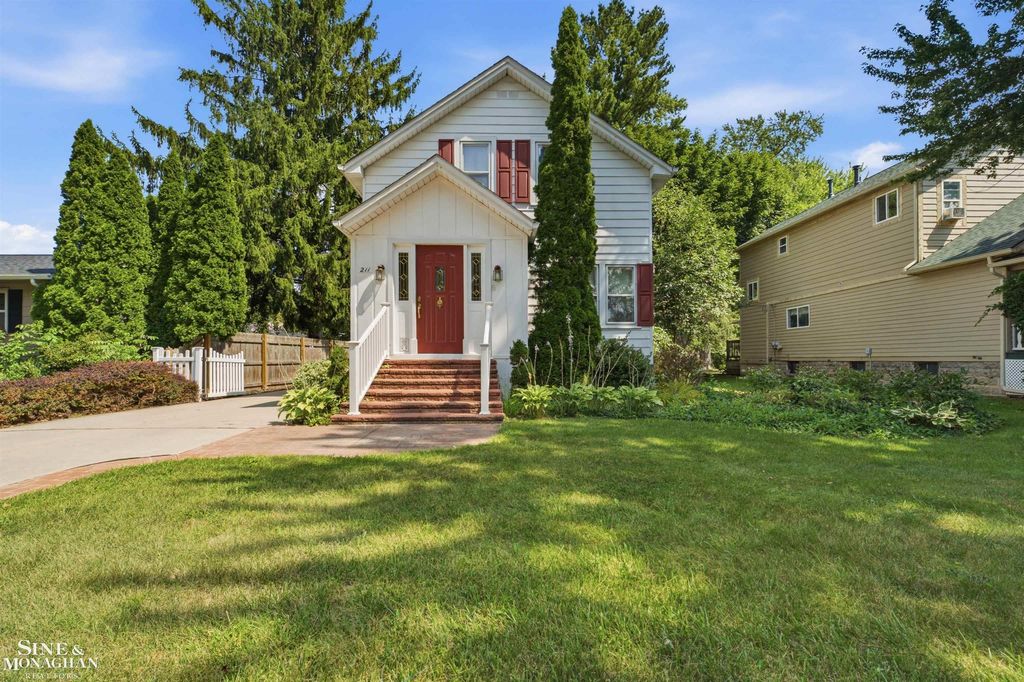211 S Tenth St St, St. Clair city