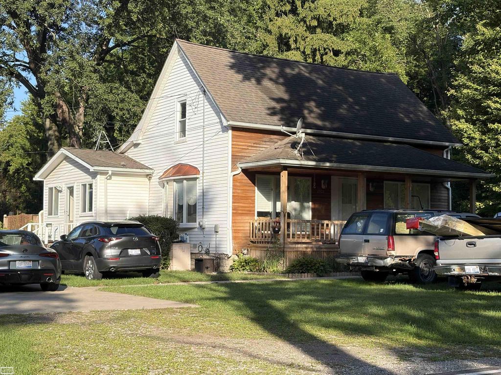 8922 Stone Rd, Clay township