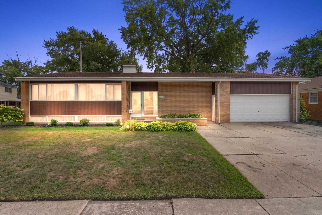 22830 Visnaw St, St. Clair Shores city