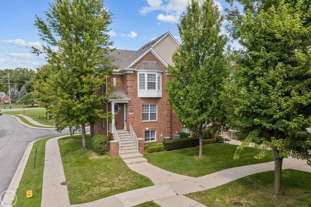 6013 Windemere Ln, Utica