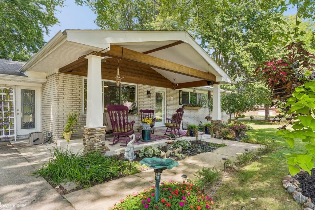 49199 Fairchild Rd, Macomb Twp
