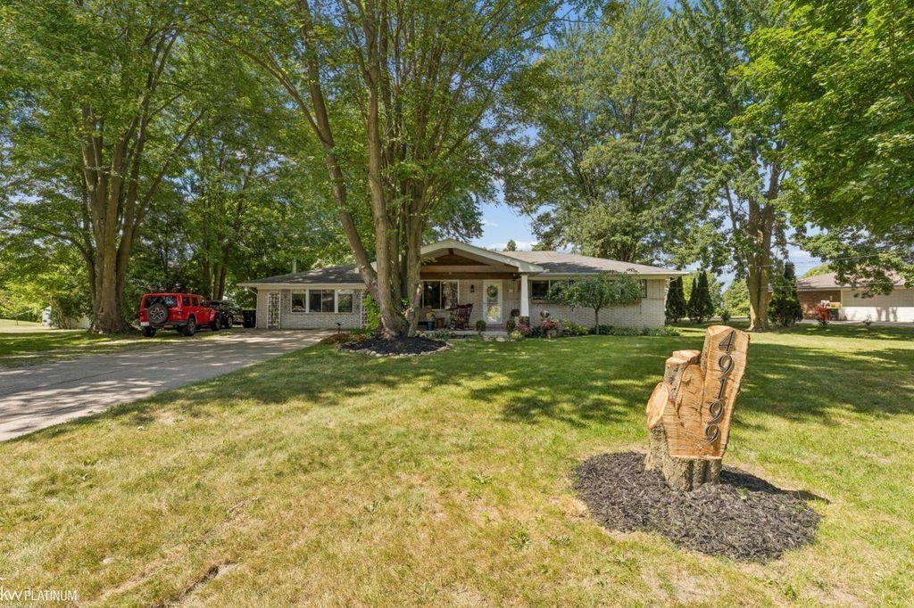 49199 Fairchild Rd, Macomb township