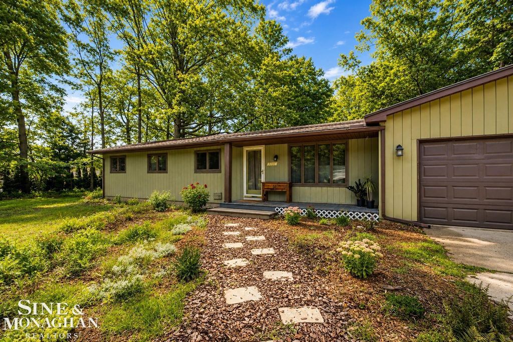 3131 King Rd, China township