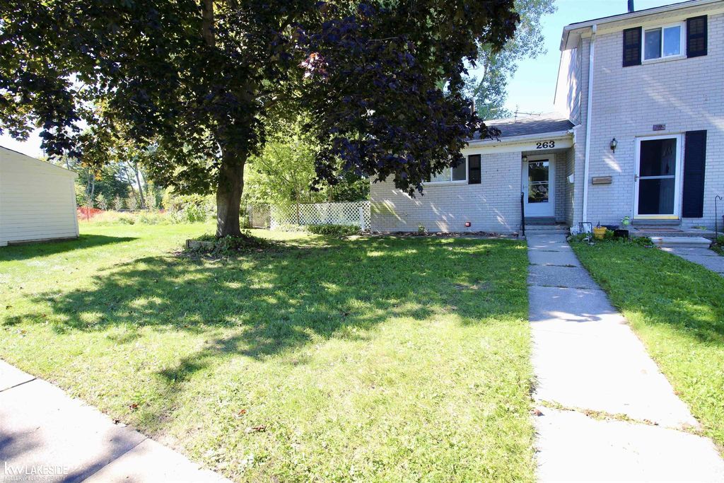 263 Carlson St, Mount Clemens
