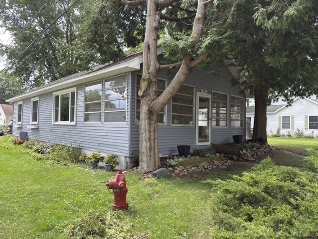 7782 Eden Ct, Worth township