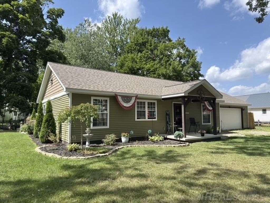 77 Minden  St, Sandusky city