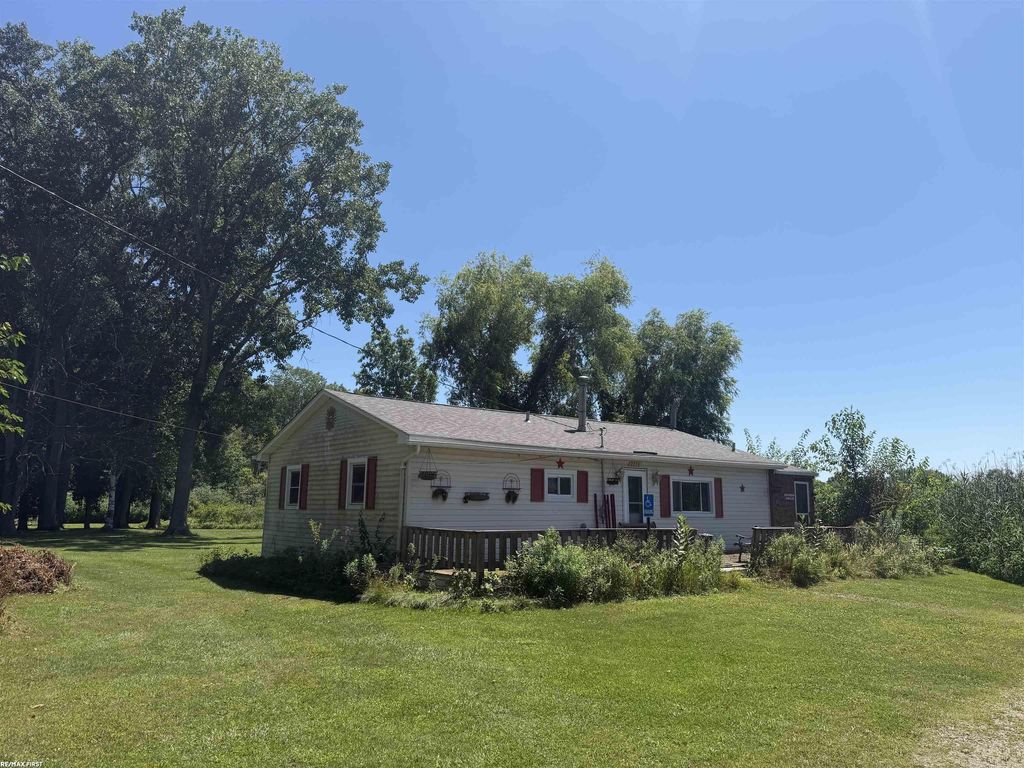 2233 North Channel, Clay township