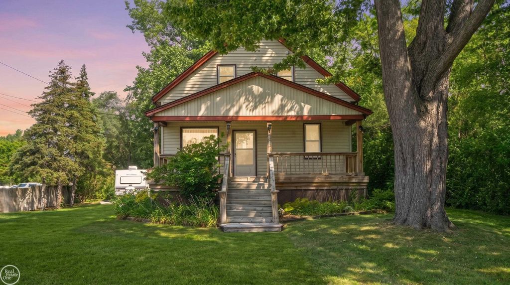 24125 Shook Rd, Clinton Township