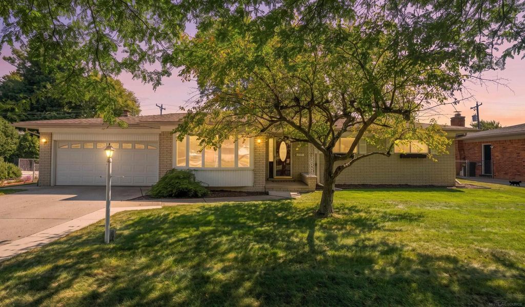 37352 Mario Dr, Sterling Heights city
