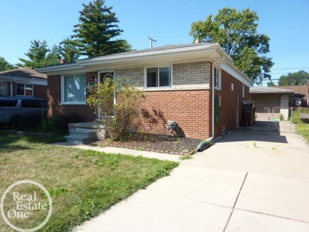 25185 Lorraine Ave, Center Line city