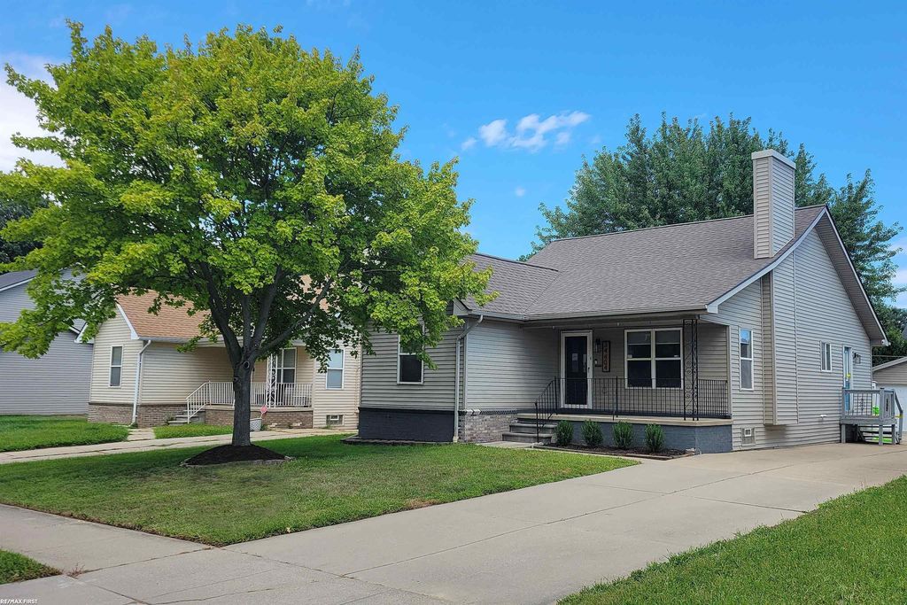 34404 Maynard St, Clinton charter township