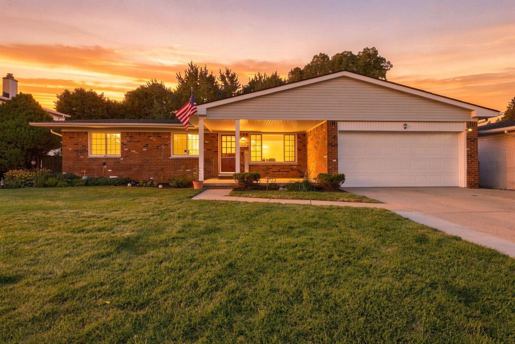 4957 Hubbard Dr, Troy city