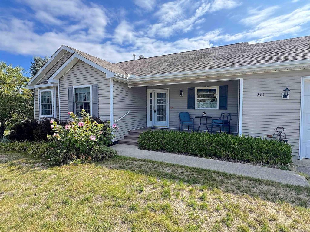 741 S Creek Ct, Blair township