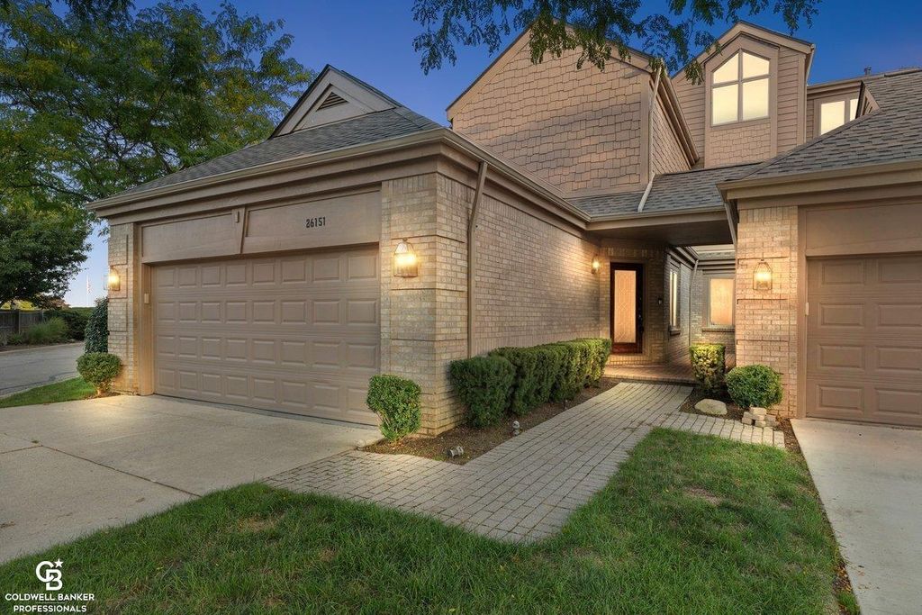 26151 Harbour Pointe Dr N Dr, Harrison Twp