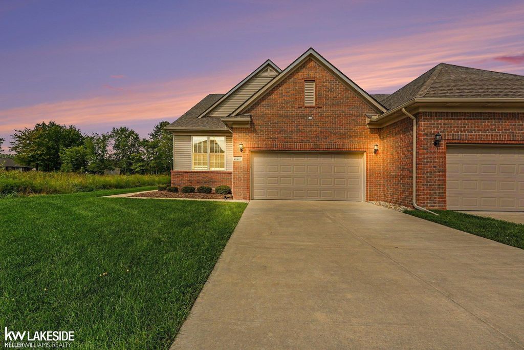 48461 Birmingham Dr, Chesterfield township