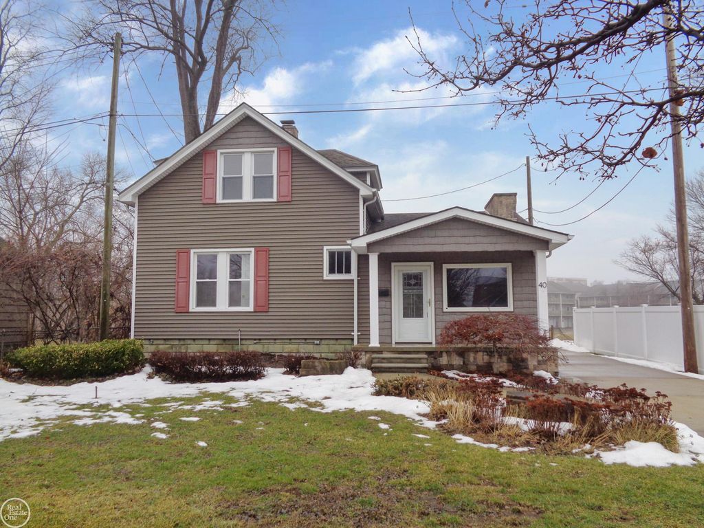 40 Riverside Dr, Mt. Clemens city