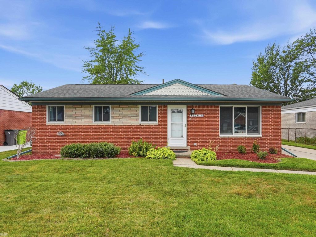 35361 Lucinda Dr, Clinton charter township