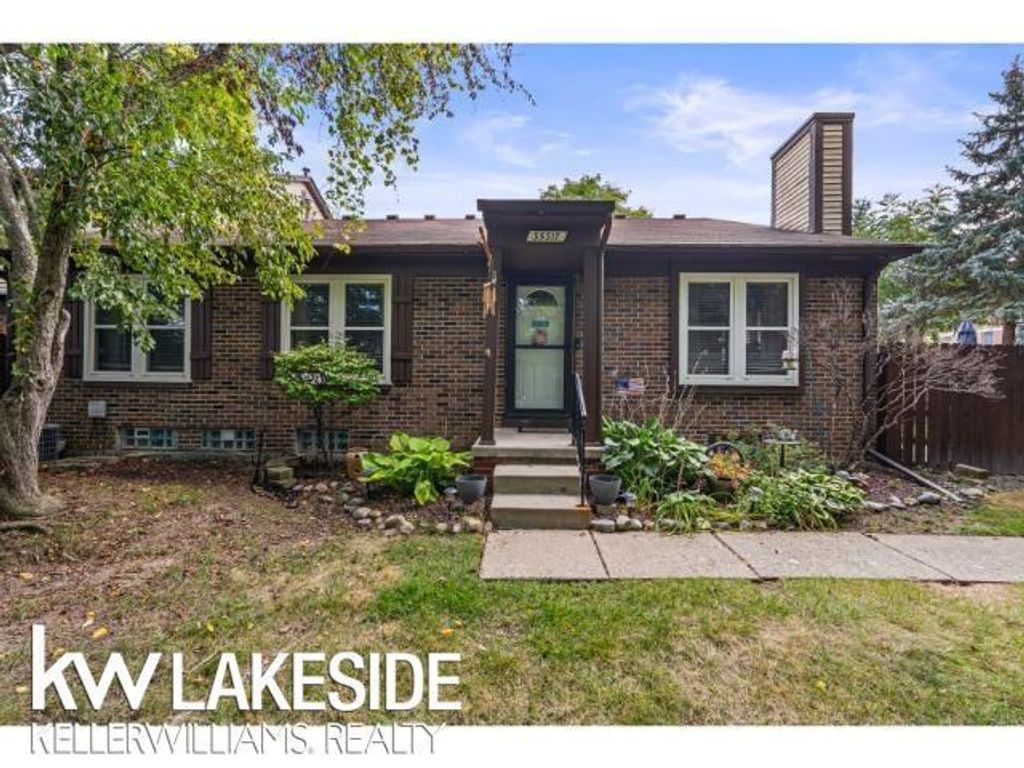 35317 Bristlecone Dr, Clinton Township
