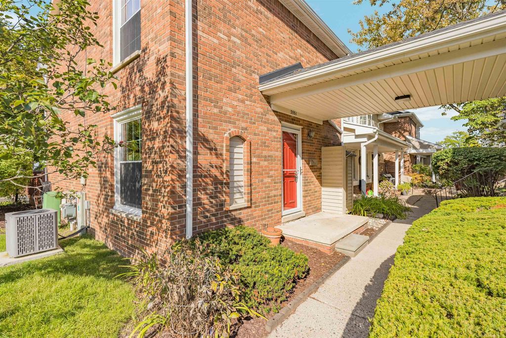 3551 Crooks Rd, Royal Oak