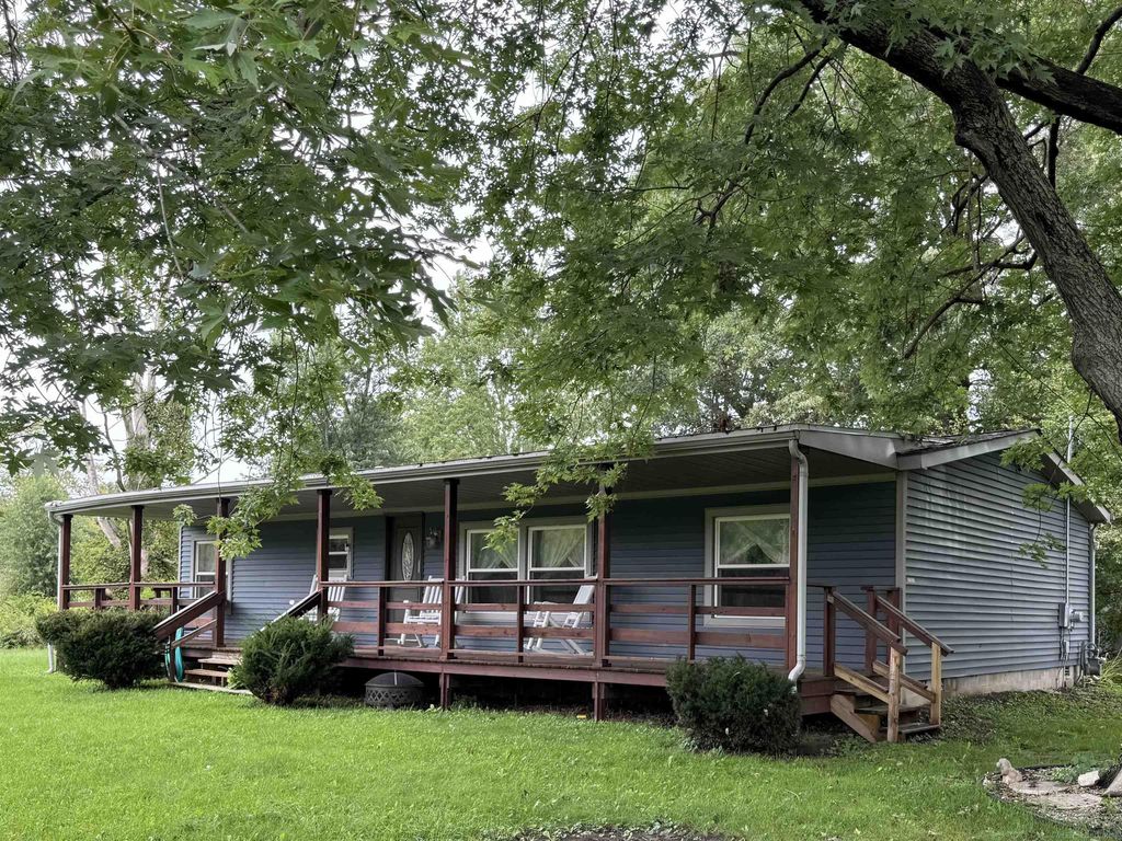 351 Center, Algonac city