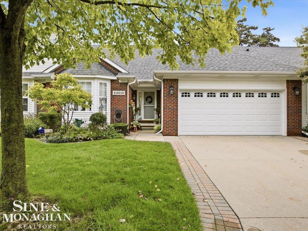 44619 Patricia Dr Dr, Sterling Heights