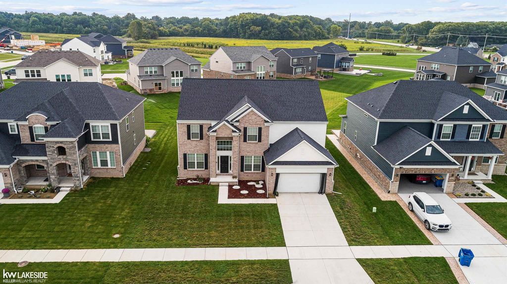 51104 Nature Trail Dr, Macomb township