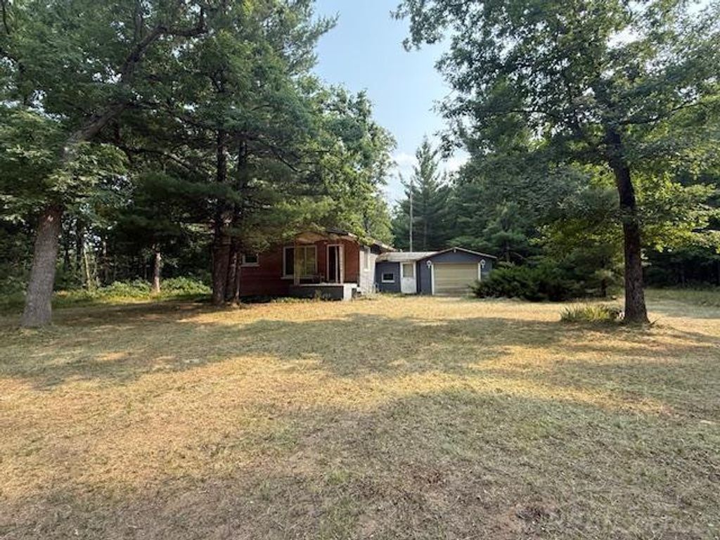 1804 Coolidge Dr, Lilley township