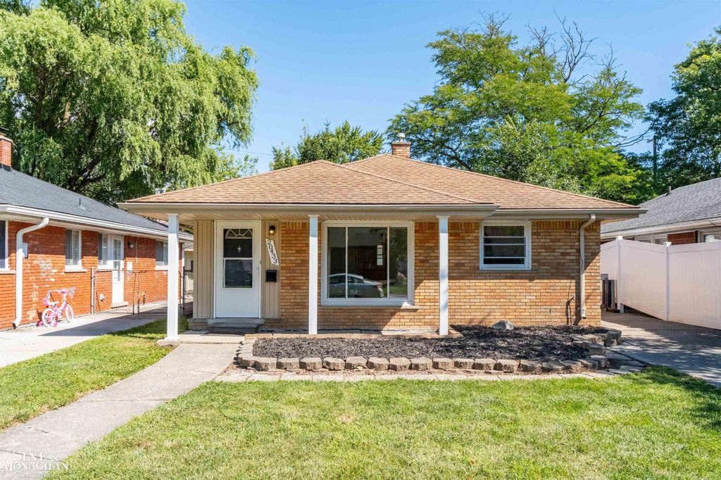 20433 Hunt Club Dr, Harper Woods city