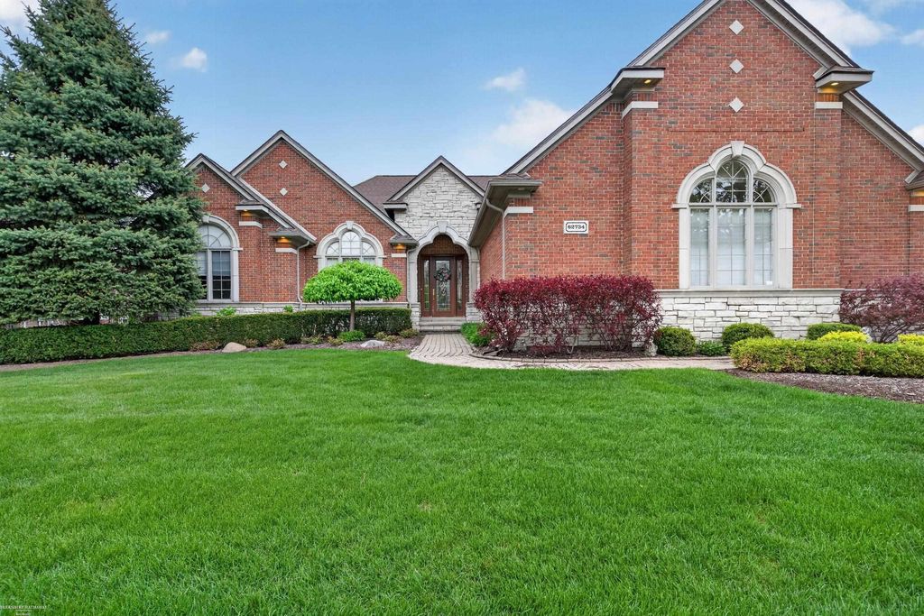 62734 Morningside Dr, Washington township