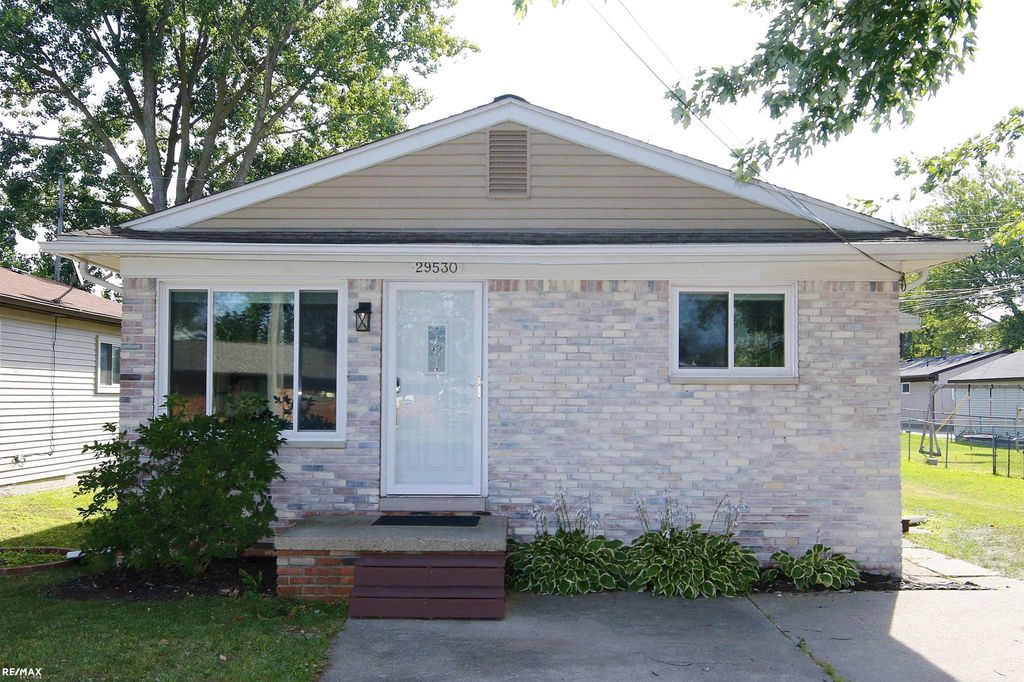29530 South River St, Harrison charter township