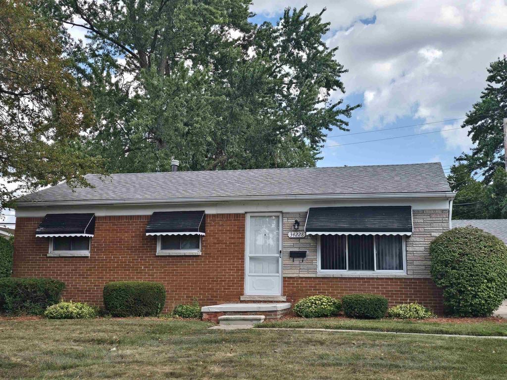 34228 Whittaker St, Clinton charter township