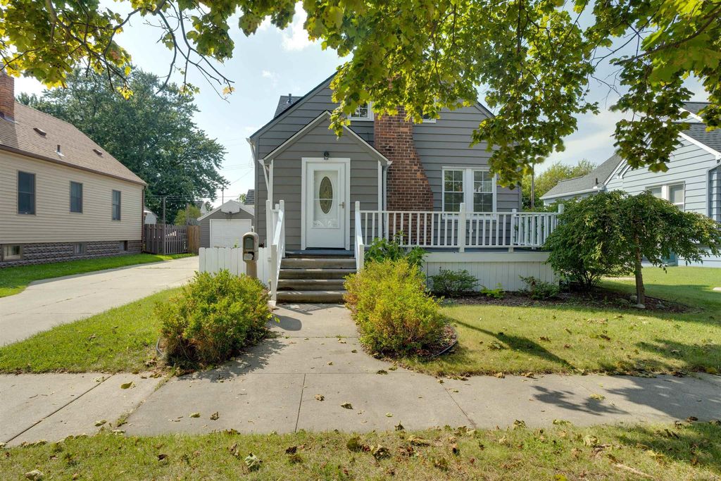 1313 21st St, Port Huron city