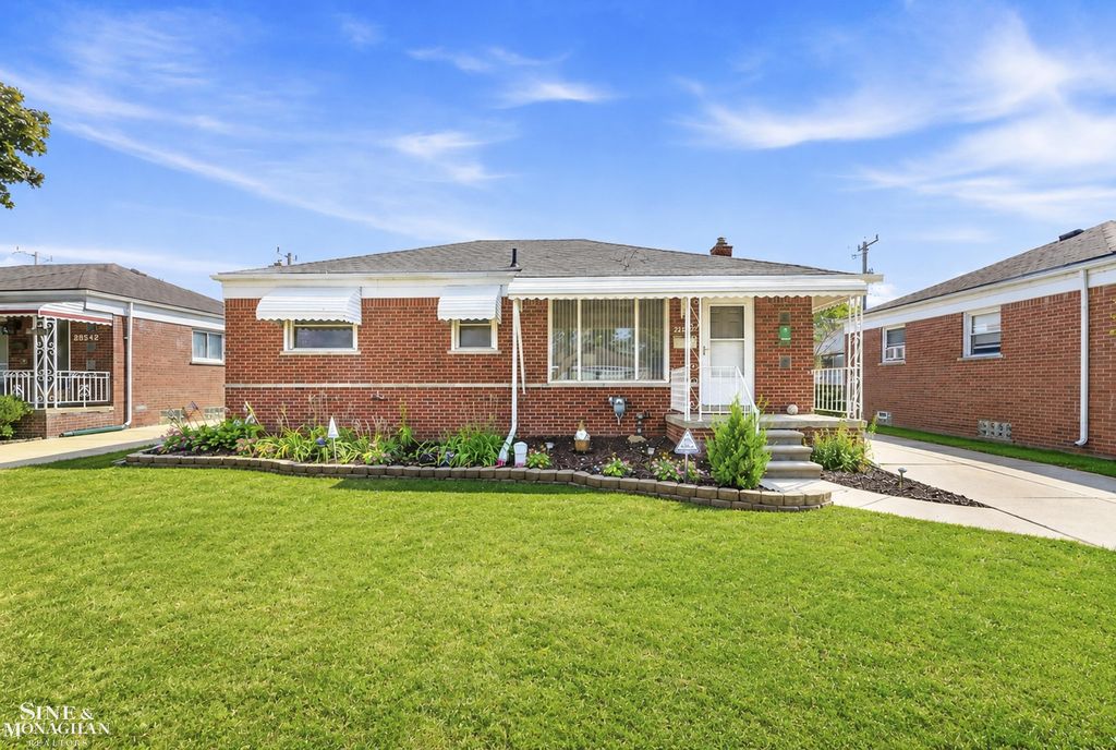 29242 Joan St, Saint Clair Shores