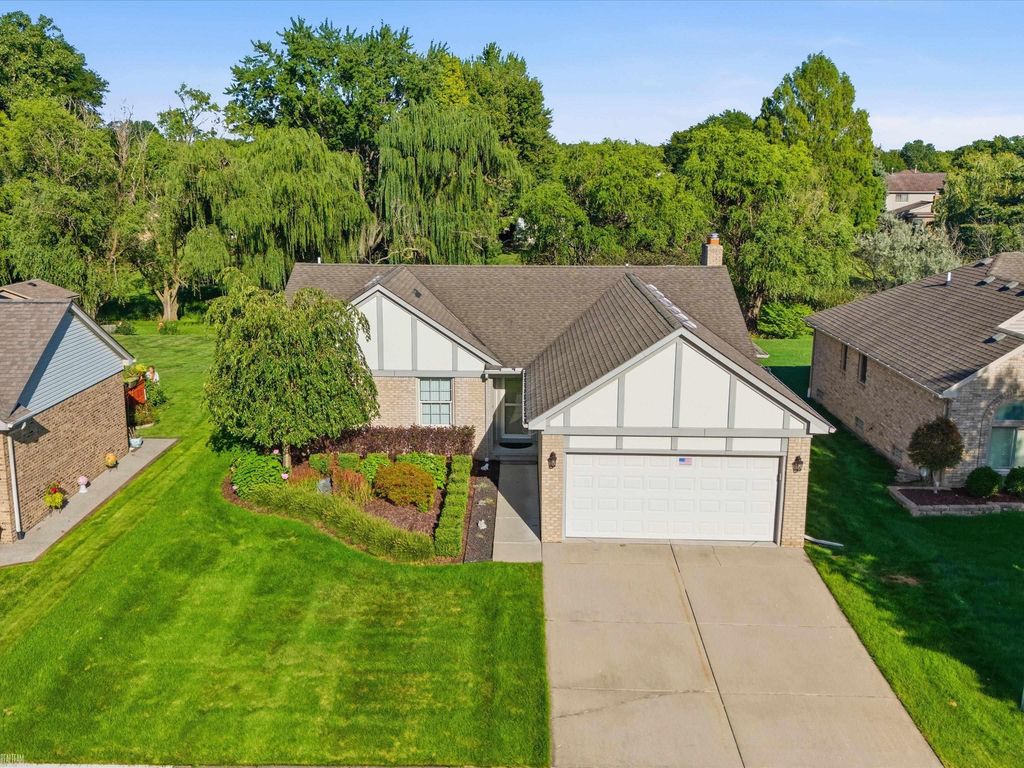46268 Tally Ho Dr, Macomb Twp